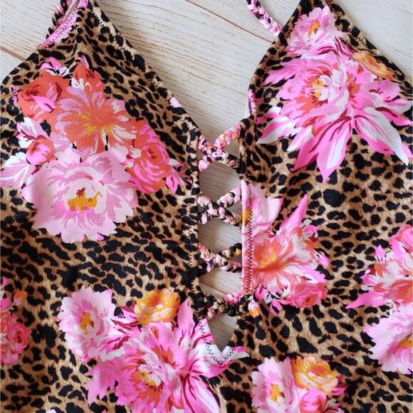 Victoria's Secret Negril Floral/Cheetah Print Plunge Halter One-Piece Swimsuit - Picture 5 of 11